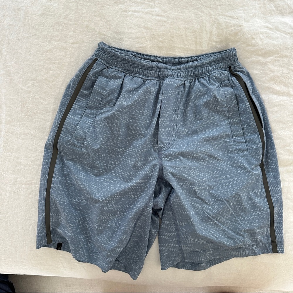 Men’s Pace Breaker lululemon lined shorts